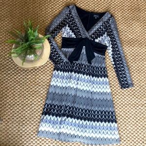 Adrianna Papell Dress 10 Black & White